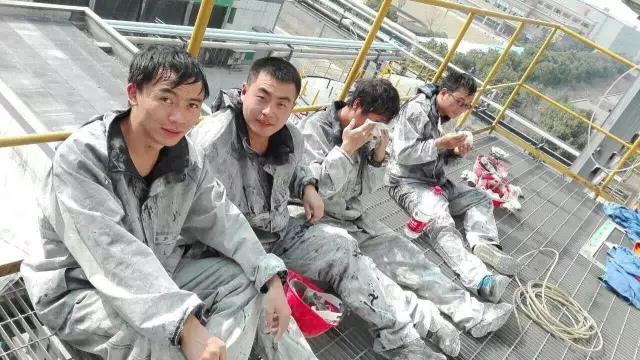 工作中，認真工作的男人是最帥的.jpg